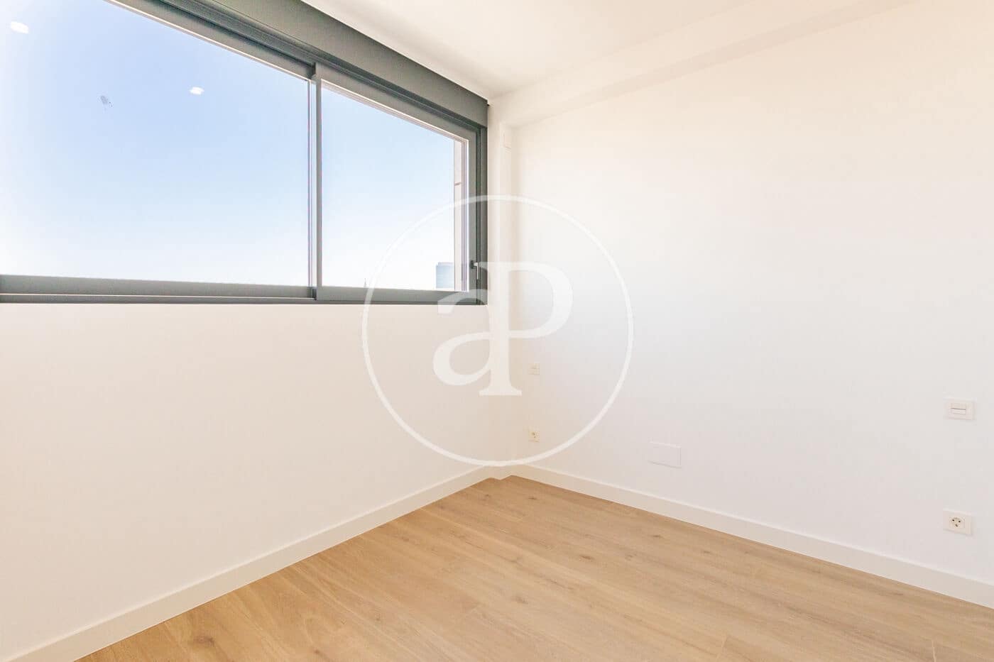 Leilighet til salgs i Madrid by med svømmebasseng garasje - € 717 000 (Ref: 8986970)