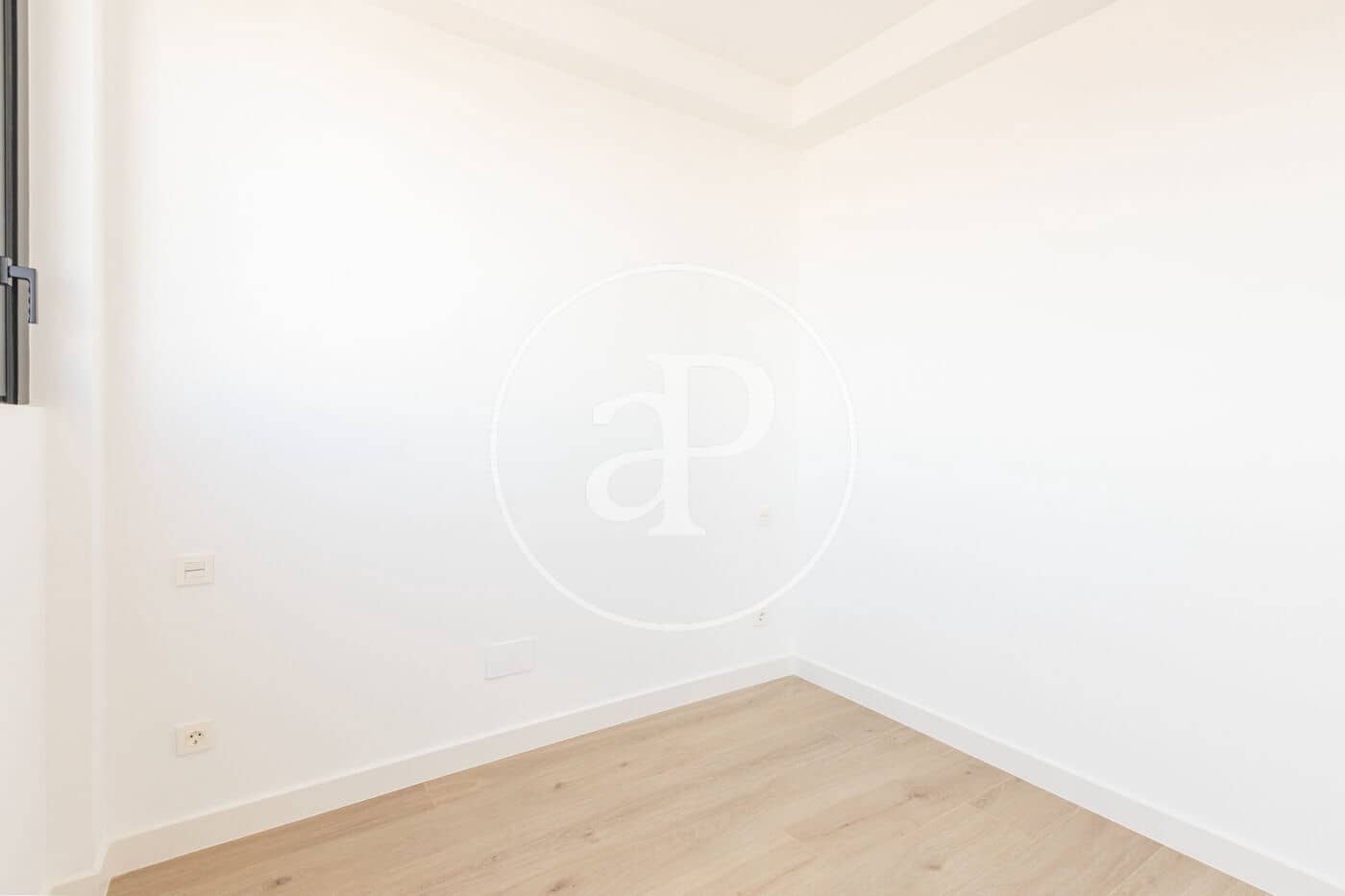 Leilighet til salgs i Madrid by med svømmebasseng garasje - € 717 000 (Ref: 8986970)