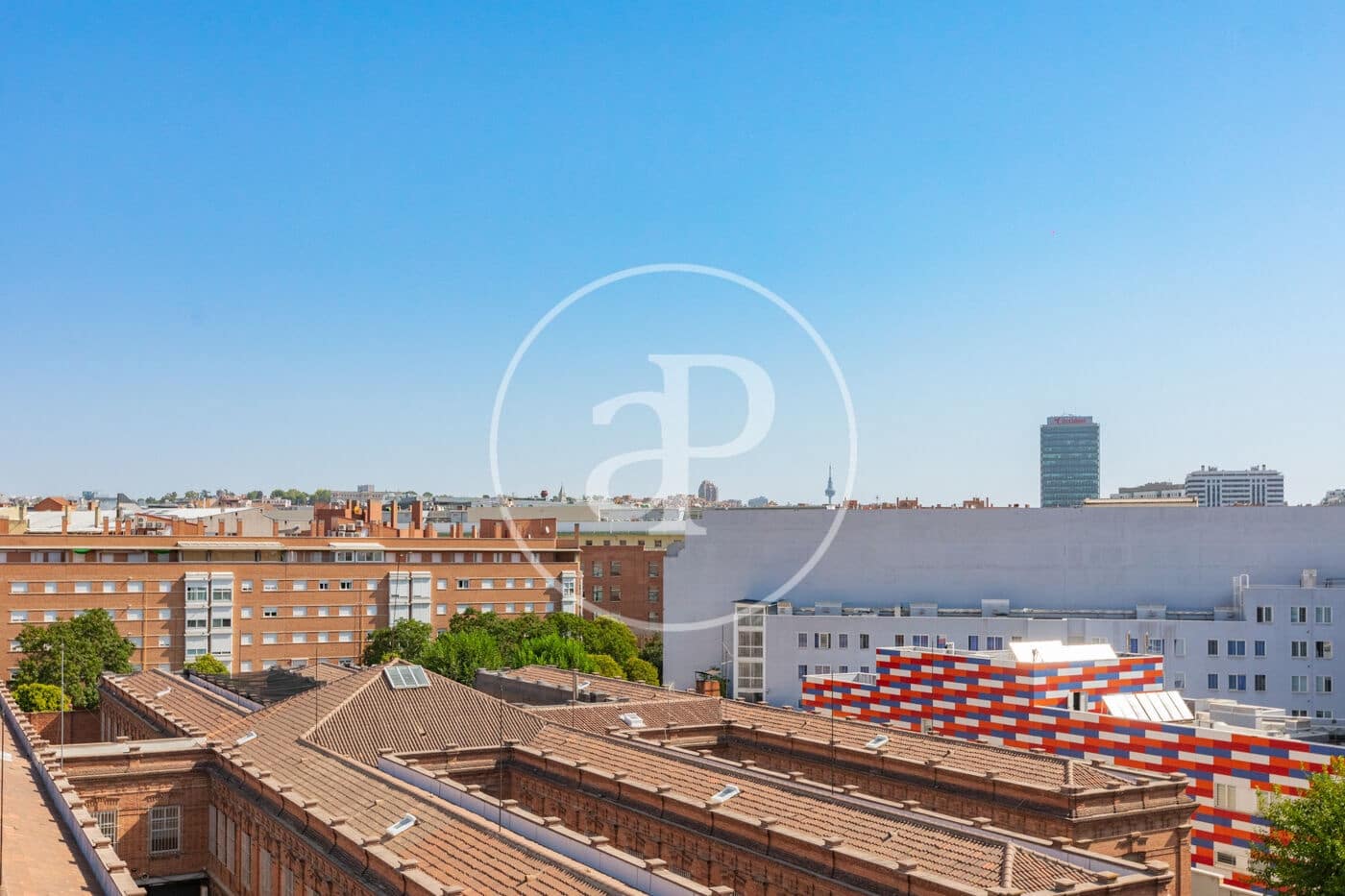 Leilighet til salgs i Madrid by med svømmebasseng garasje - € 717 000 (Ref: 8986970)