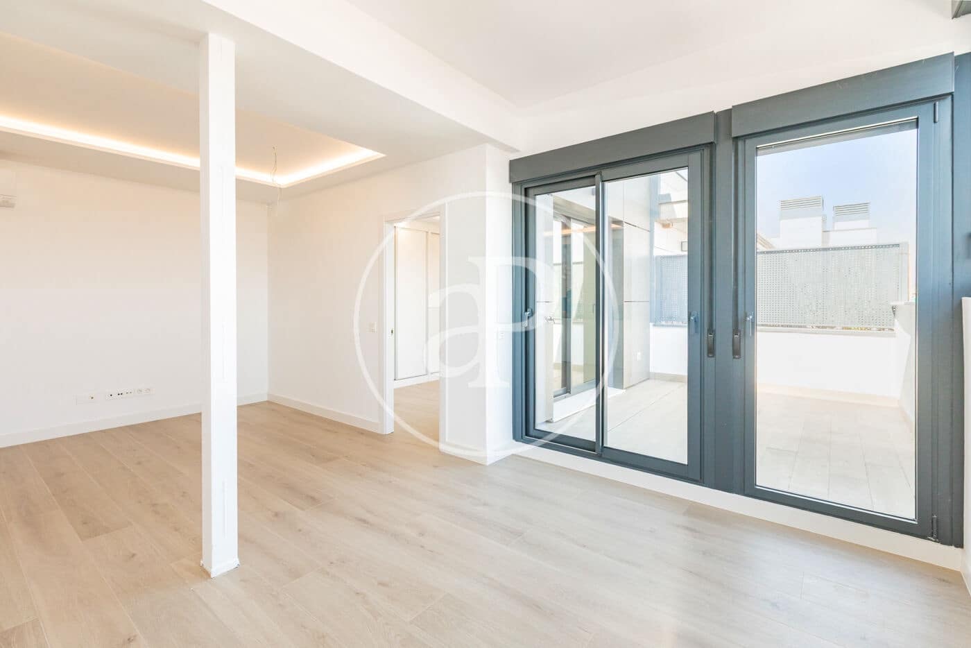 Leilighet til salgs i Madrid by med svømmebasseng garasje - € 717 000 (Ref: 8986970)