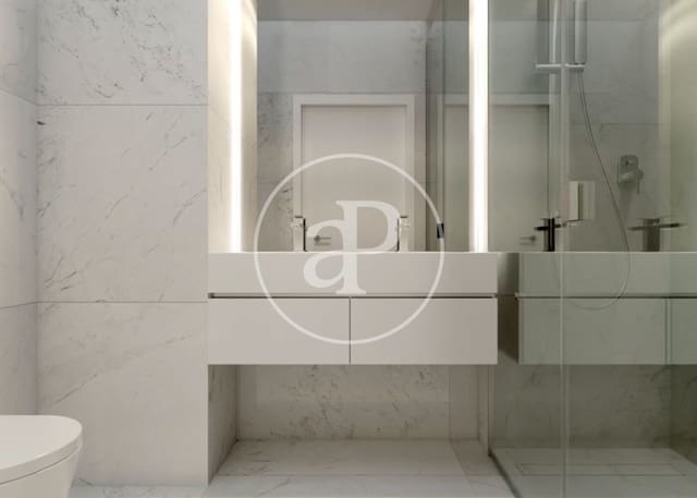 Lejlighed til salg i Almagro, Madrid by med swimmingpool - € 1.000.000 (Ref: 8986980)