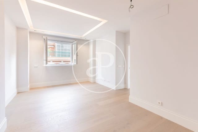 Leilighet til salgs i Almagro, Madrid by med svømmebasseng - € 1 795 000 (Ref: 8986980)