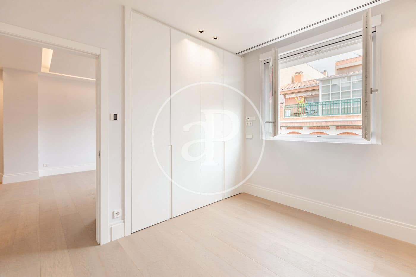 Apartment for sale in Madrid city with pool - € 1,795,000 (Ref: 8986980)