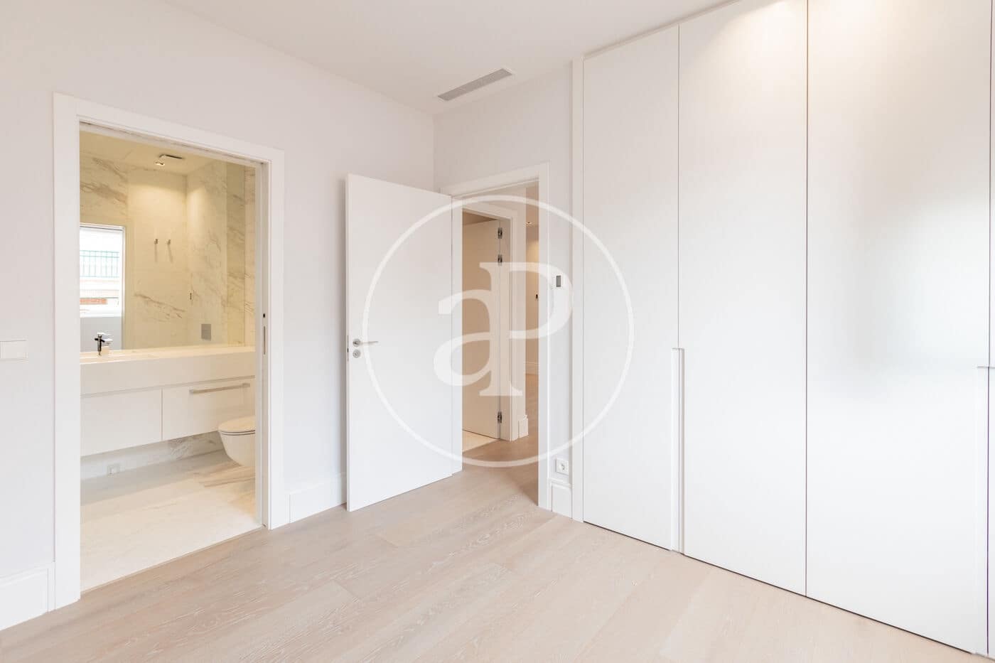 Apartment for sale in Madrid city with pool - € 1,795,000 (Ref: 8986980)