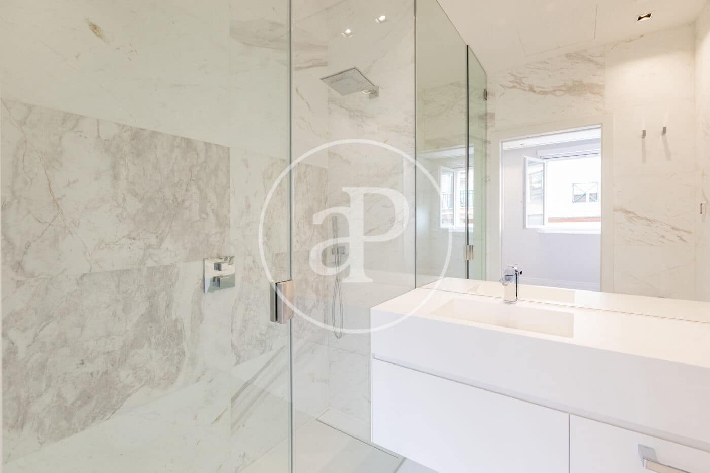 Apartment for sale in Madrid city with pool - € 1,795,000 (Ref: 8986980)