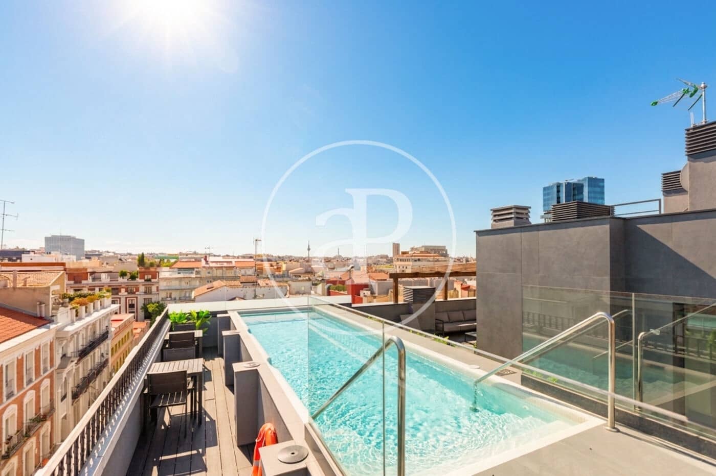 Apartment for sale in Madrid city with pool - € 1,795,000 (Ref: 8986980)