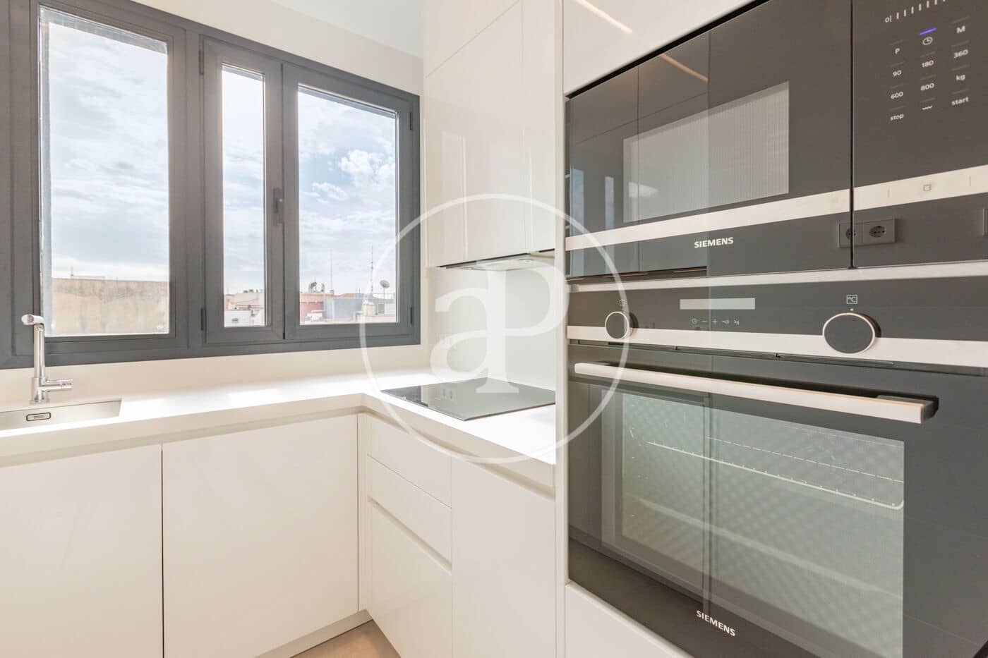 Apartment for sale in Madrid city with pool - € 1,795,000 (Ref: 8986980)