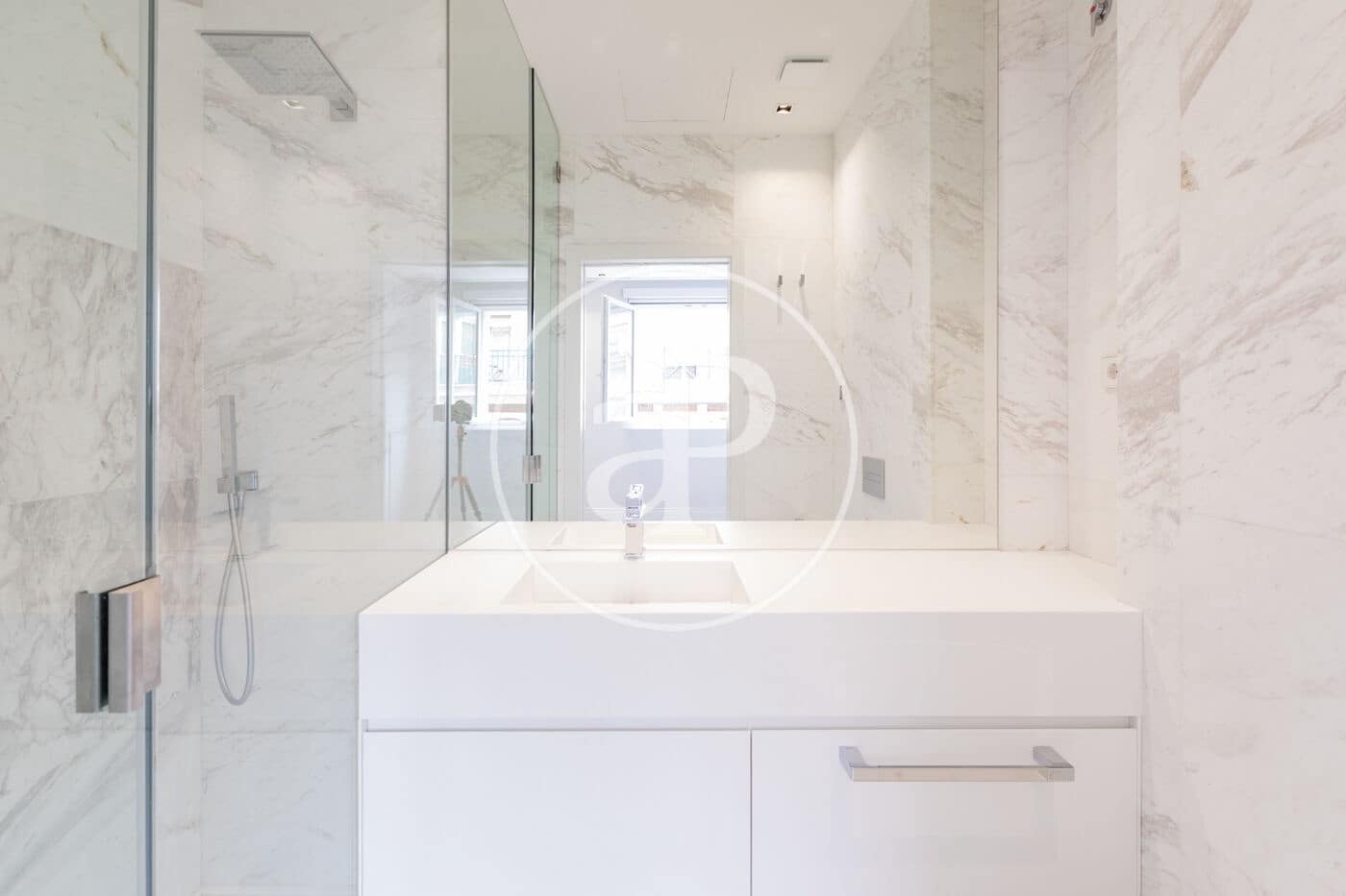 Apartment for sale in Madrid city with pool - € 1,795,000 (Ref: 8986980)
