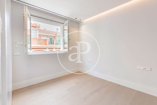 Leilighet til salgs i Almagro, Madrid by med svømmebasseng - € 1 795 000 (Ref: 8986980)