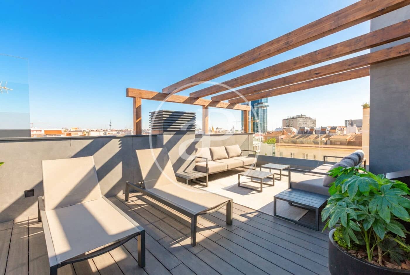 Apartment for sale in Madrid city with pool - € 1,795,000 (Ref: 8986980)