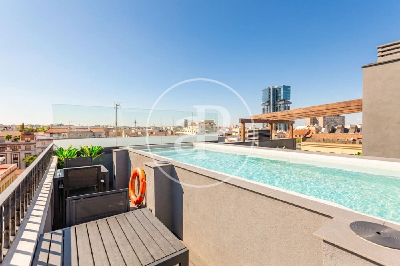 Apartment for sale in Madrid city with pool - € 1,795,000 (Ref: 8986980)