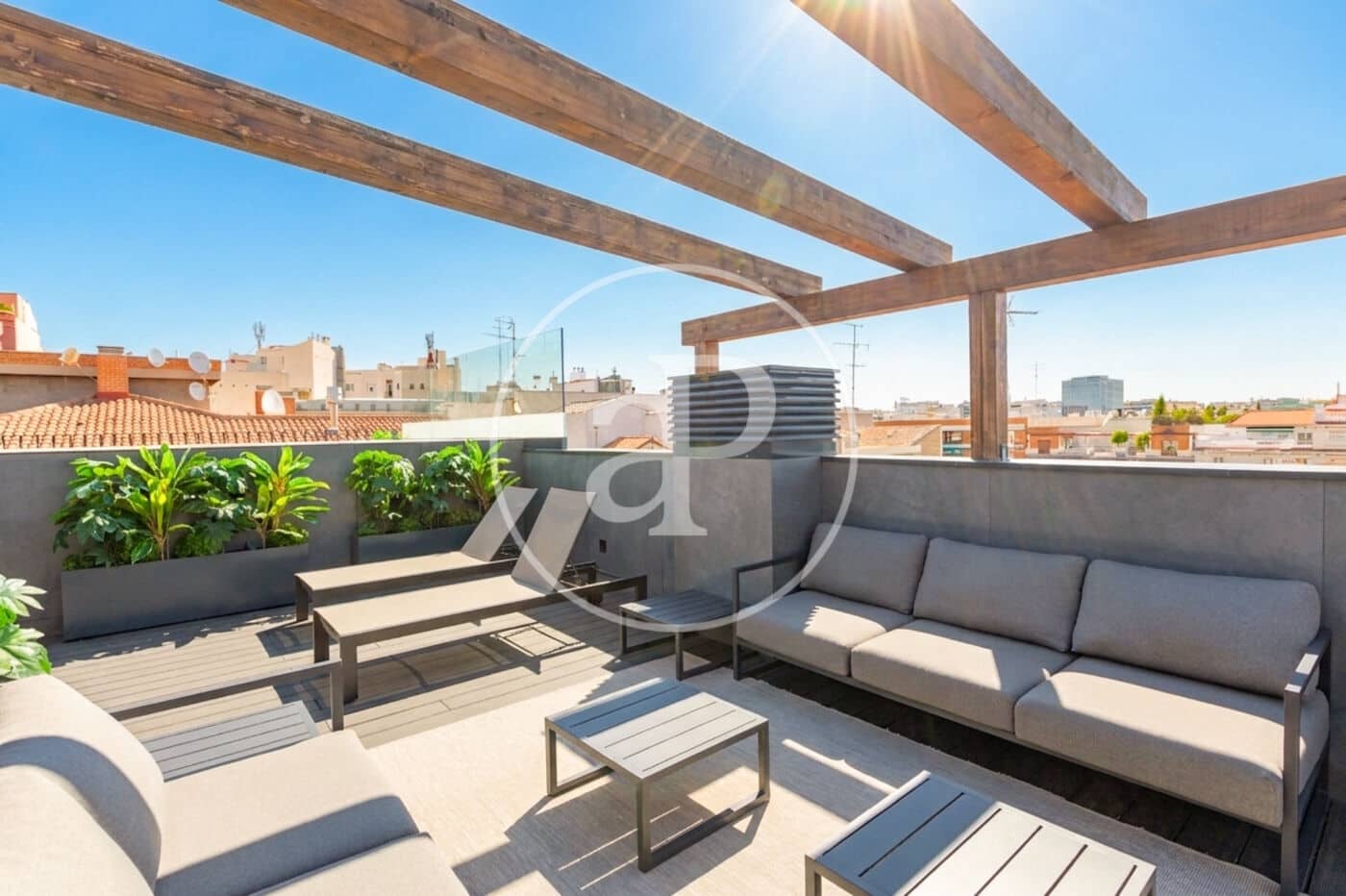 Apartment for sale in Madrid city with pool - € 1,795,000 (Ref: 8986980)