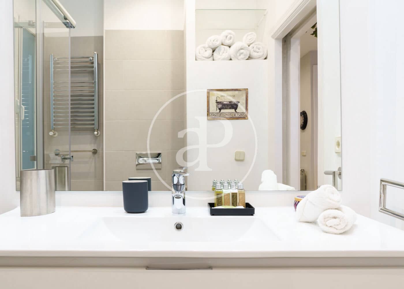 1 soveværelse Lejlighed til leje i Madrid by - € 3.950 (Ref: 8988506)