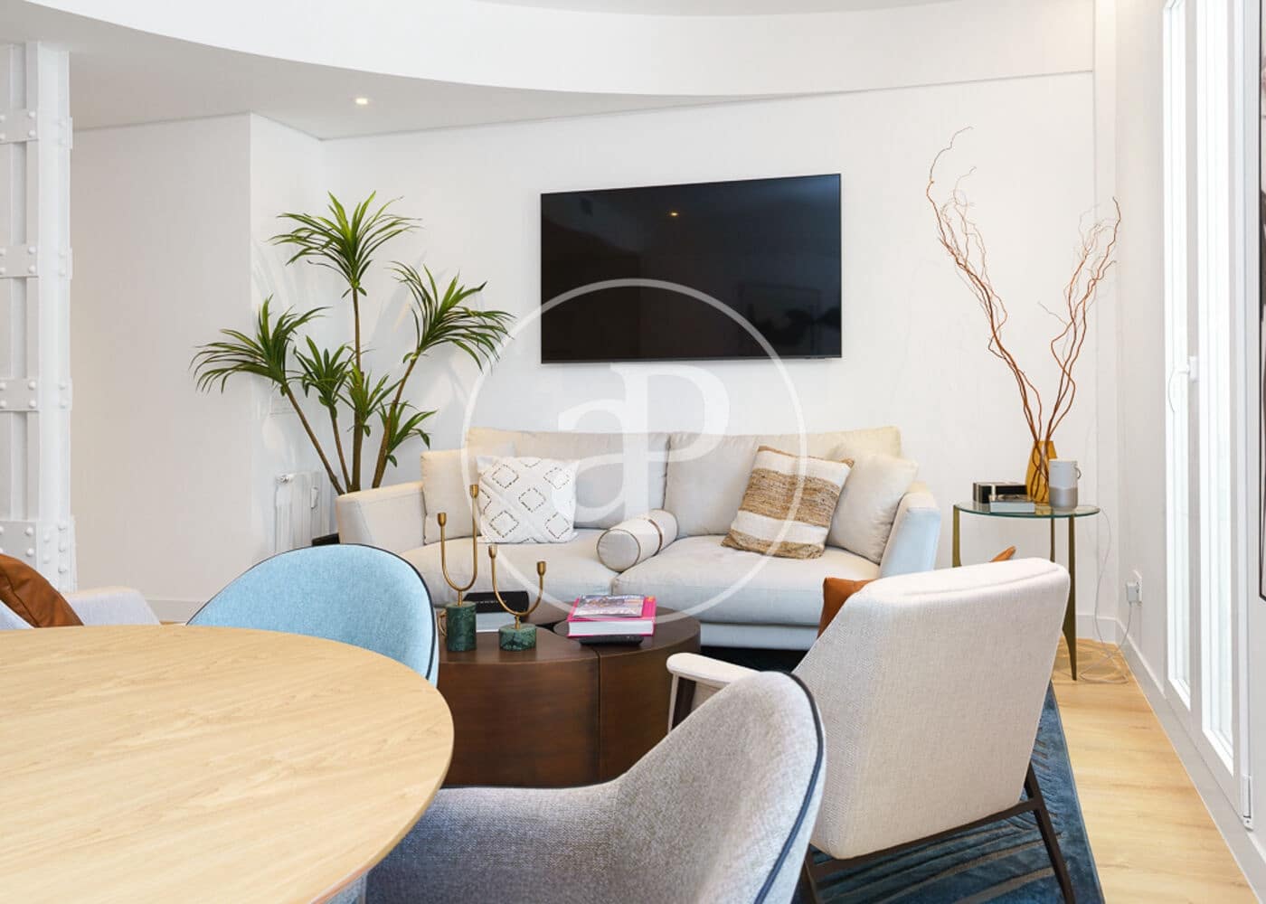 3 soveværelse Lejlighed til leje i Madrid by - € 7.500 (Ref: 8988512)