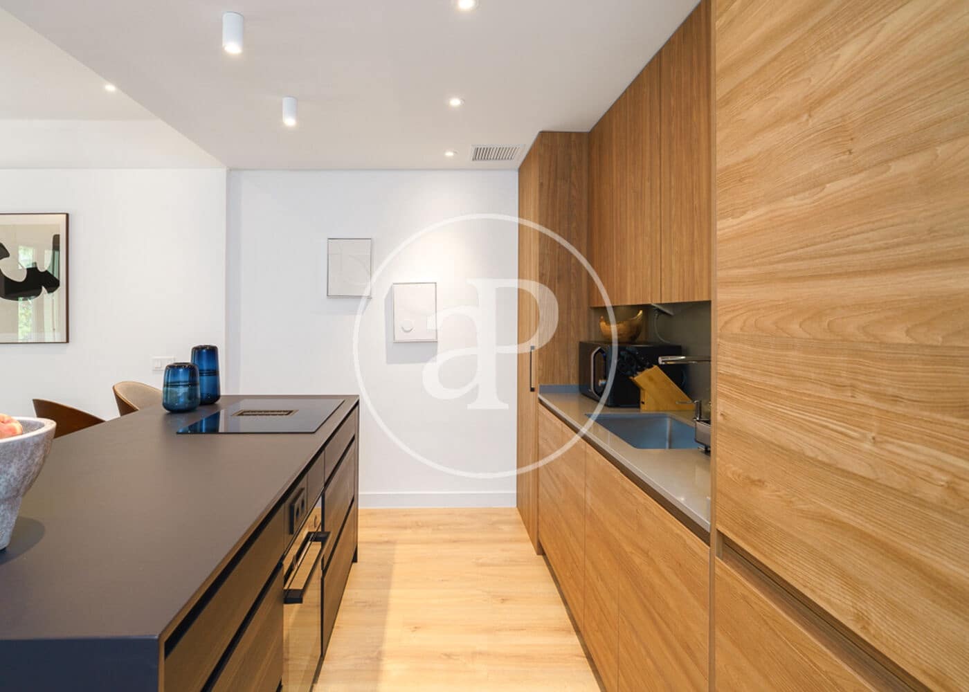 3 soveværelse Lejlighed til leje i Madrid by - € 7.500 (Ref: 8988512)