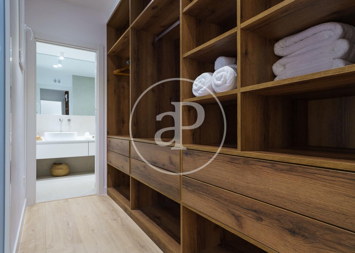 3 soveværelse Lejlighed til leje i Madrid by - € 7.500 (Ref: 8988512)