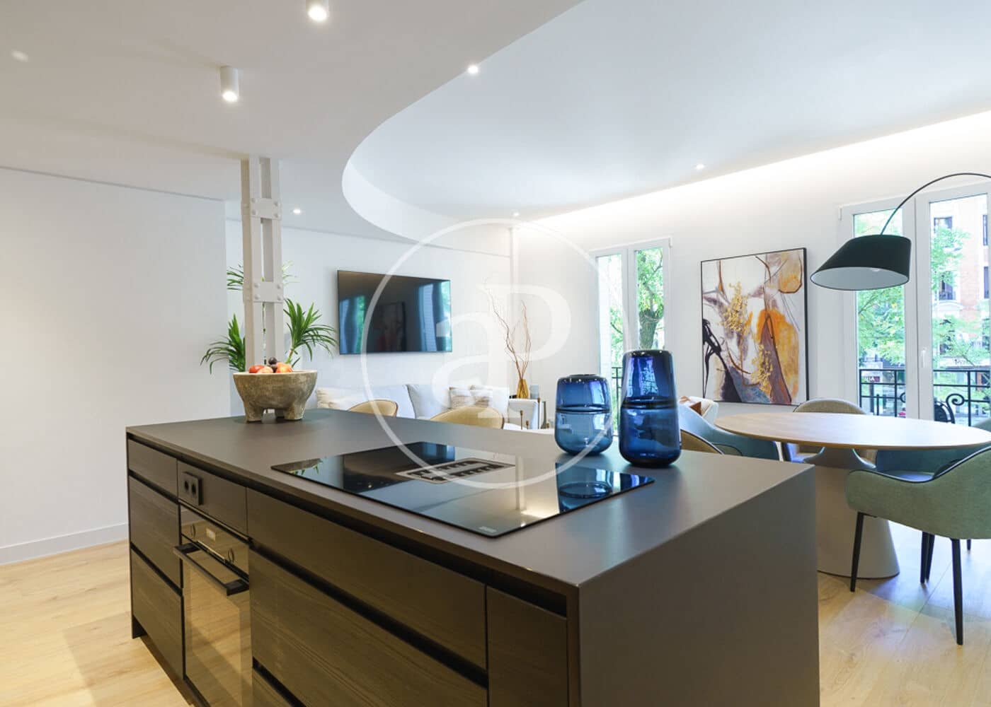 3 soveværelse Lejlighed til leje i Madrid by - € 7.500 (Ref: 8988512)