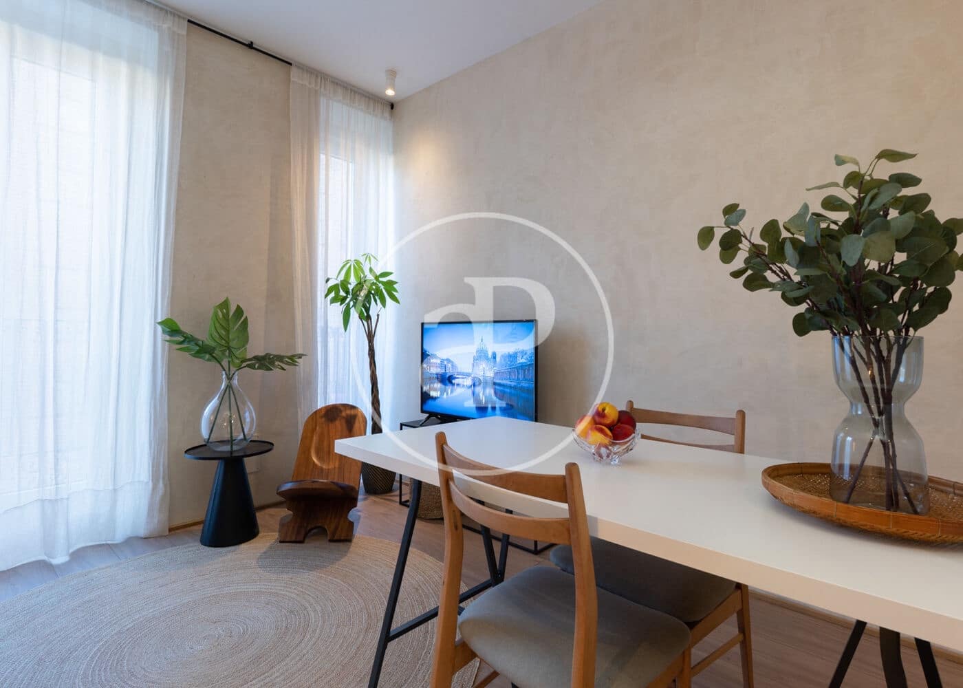 2 slaapkamer Appartement te huur in Madrid stad - € 3.400 (Ref: 8994179)