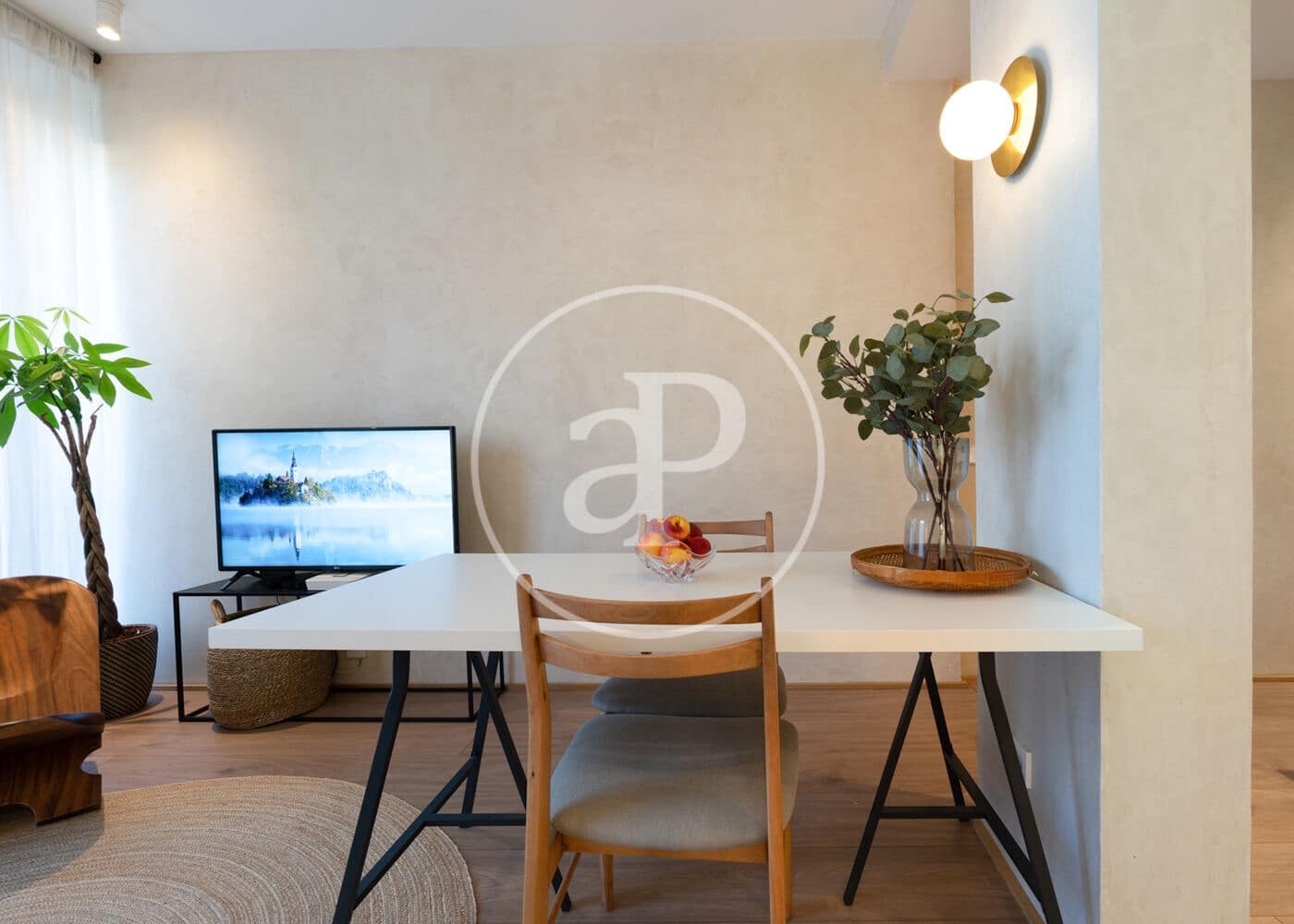 2 slaapkamer Appartement te huur in Madrid stad - € 3.400 (Ref: 8994179)