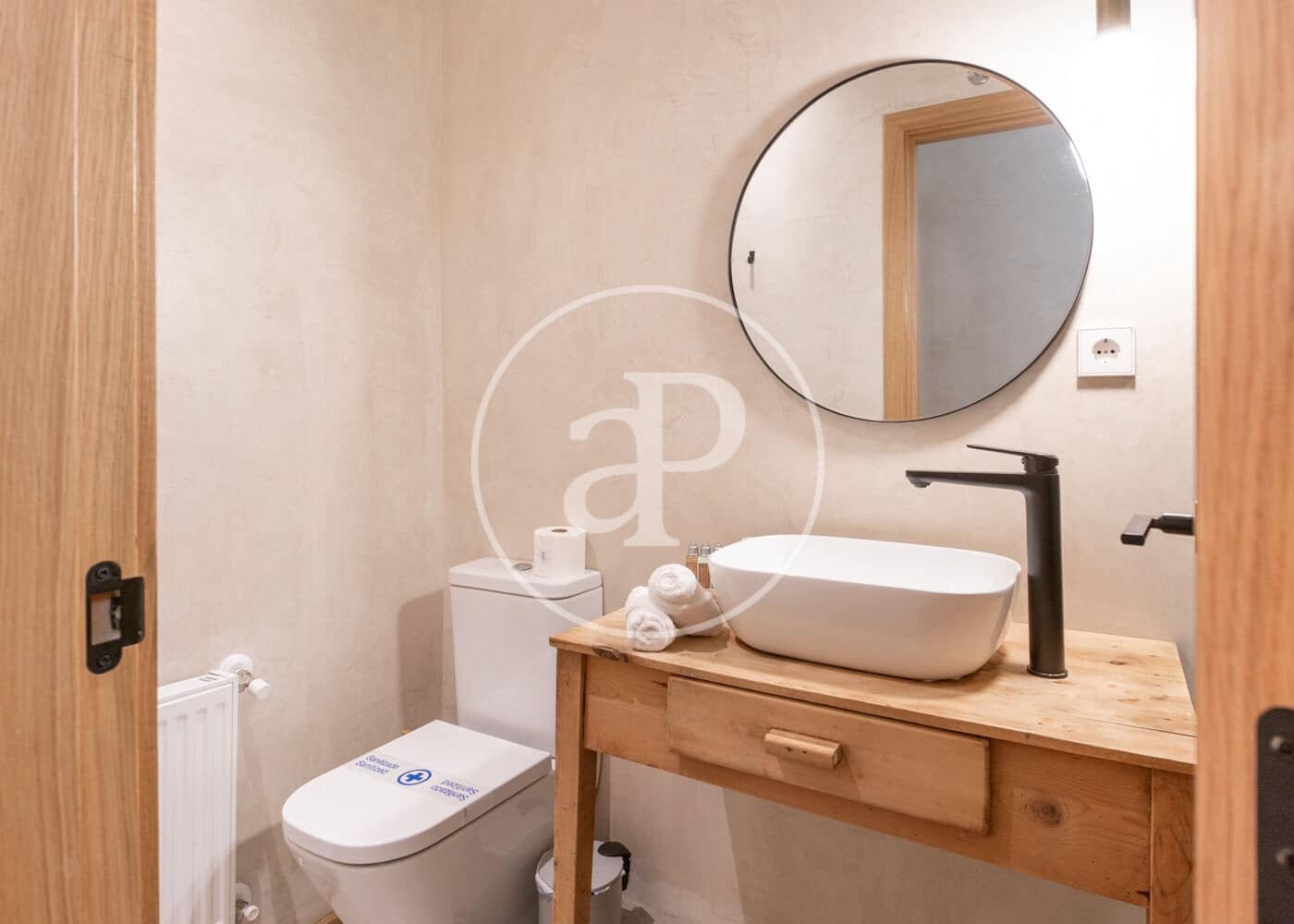 2 slaapkamer Appartement te huur in Madrid stad - € 3.400 (Ref: 8994179)