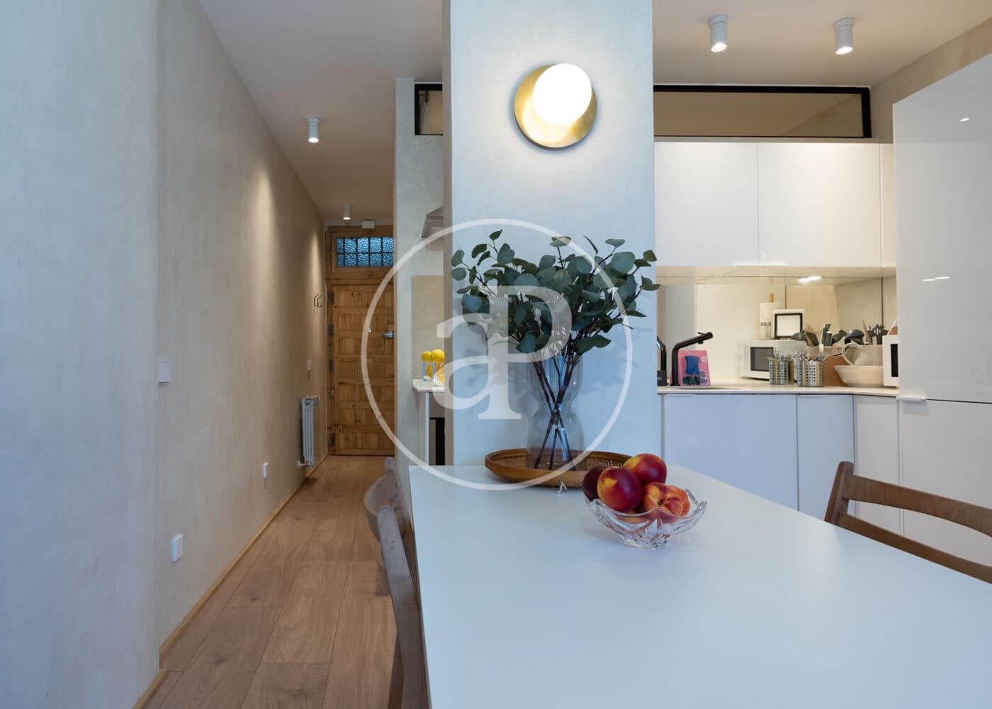 2 slaapkamer Appartement te huur in Madrid stad - € 3.400 (Ref: 8994179)