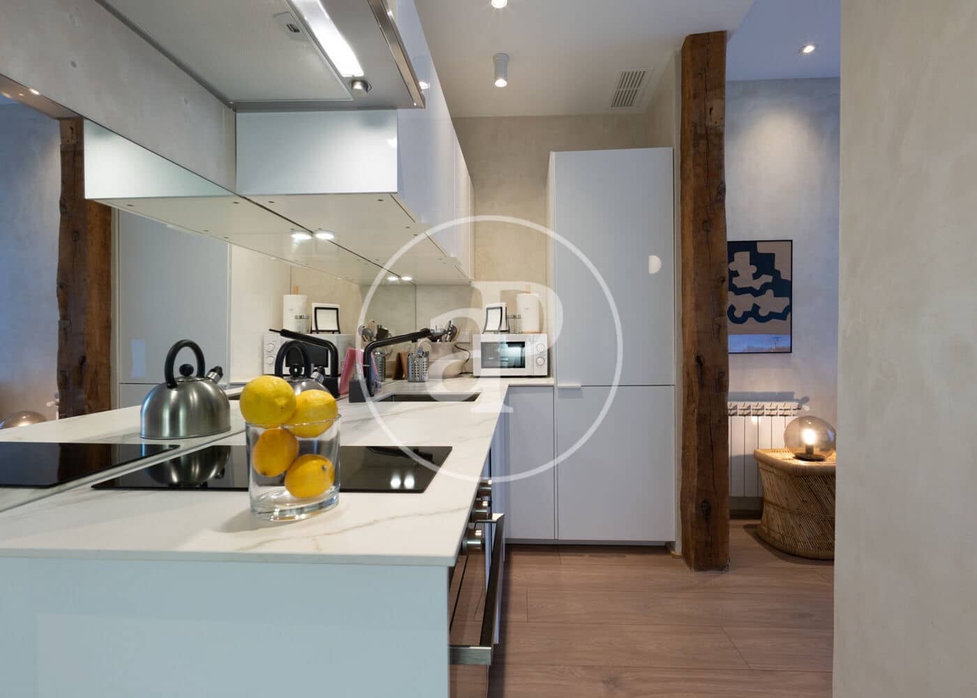 2 slaapkamer Appartement te huur in Madrid stad - € 3.400 (Ref: 8994179)