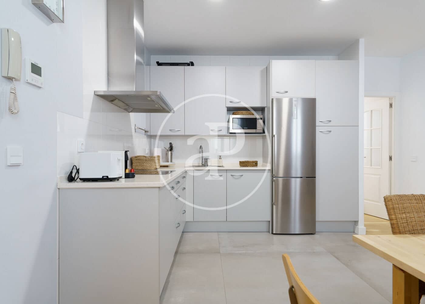 2 slaapkamer Appartement te huur in Madrid stad - € 3.700 (Ref: 8994183)