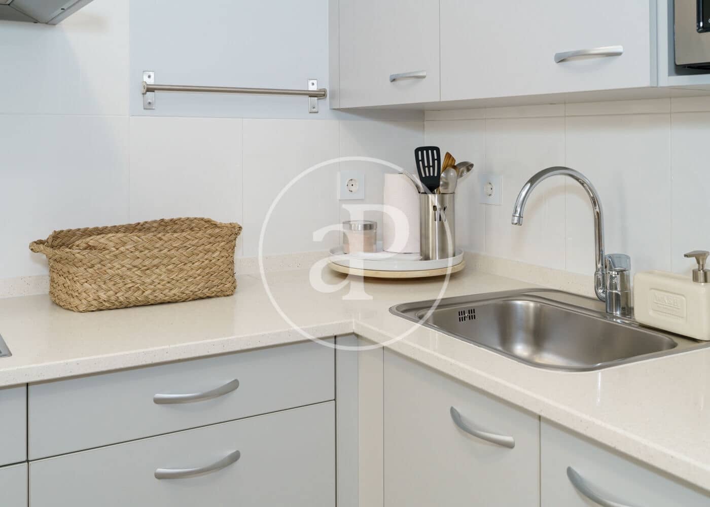 2 slaapkamer Appartement te huur in Madrid stad - € 3.700 (Ref: 8994183)