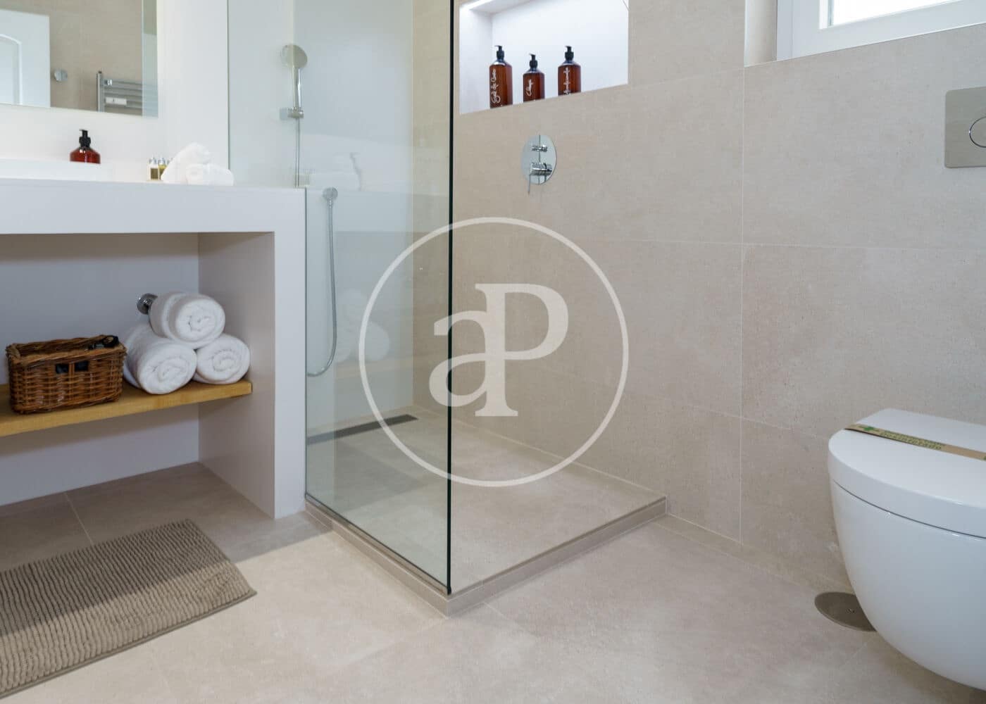 2 slaapkamer Appartement te huur in Madrid stad - € 3.700 (Ref: 8994183)