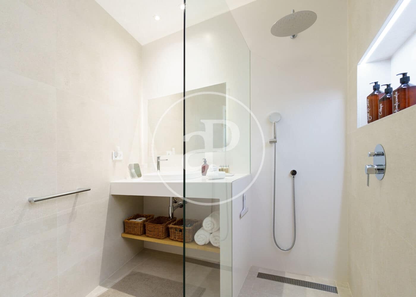 2 slaapkamer Appartement te huur in Madrid stad - € 3.700 (Ref: 8994183)