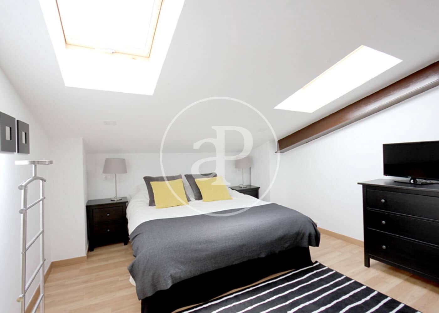 1 slaapkamer Penthouse te huur in Madrid stad - € 3.200 (Ref: 8994186)