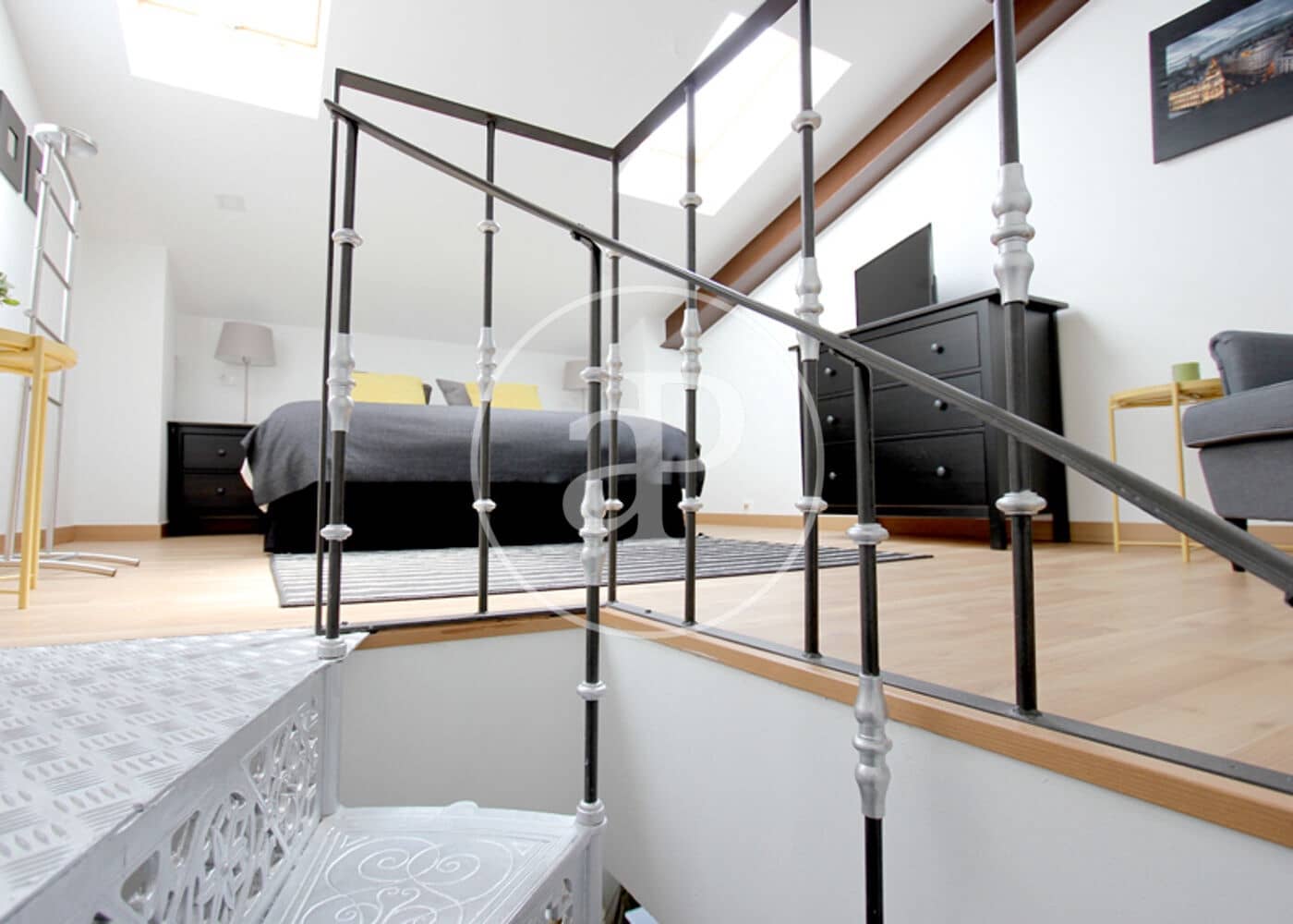 1 slaapkamer Penthouse te huur in Madrid stad - € 3.200 (Ref: 8994186)