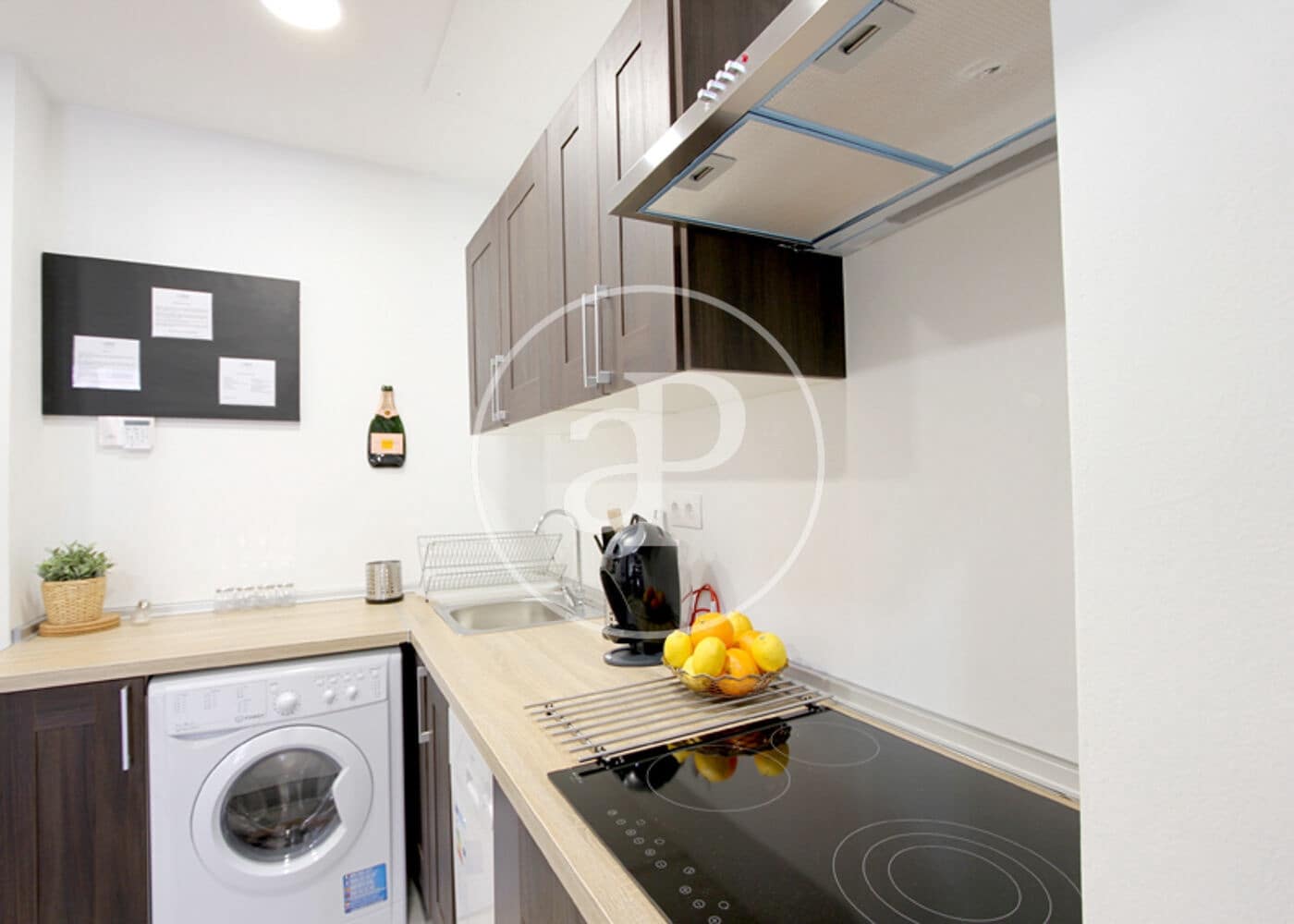 1 slaapkamer Penthouse te huur in Madrid stad - € 3.200 (Ref: 8994186)