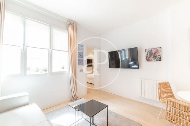 Appartement de 1 chambre à louer à Cortes, Madrid ville - 1 700 € (Ref: 8999640)