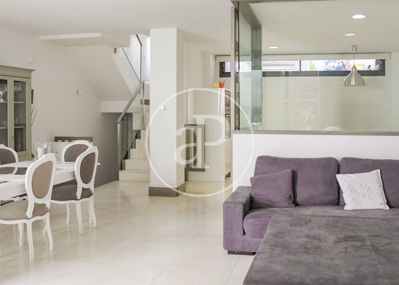 5 camera da letto Villa da affittare in Madrid citta con piscina - 6.900 € (Rif: 8999641)