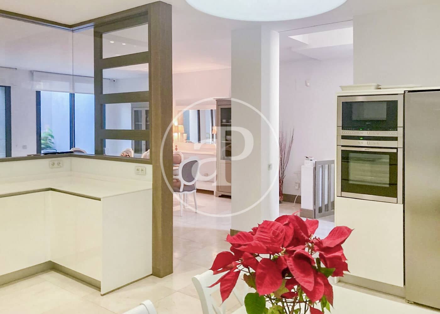 5 camera da letto Villa da affittare in Madrid citta con piscina - 6.900 € (Rif: 8999641)