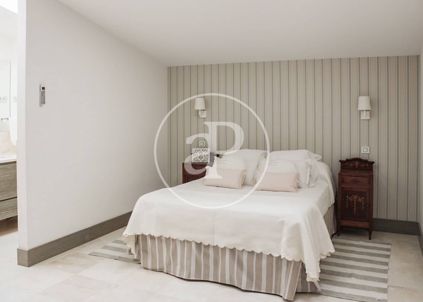 5 camera da letto Villa da affittare in Madrid citta con piscina - 6.900 € (Rif: 8999641)