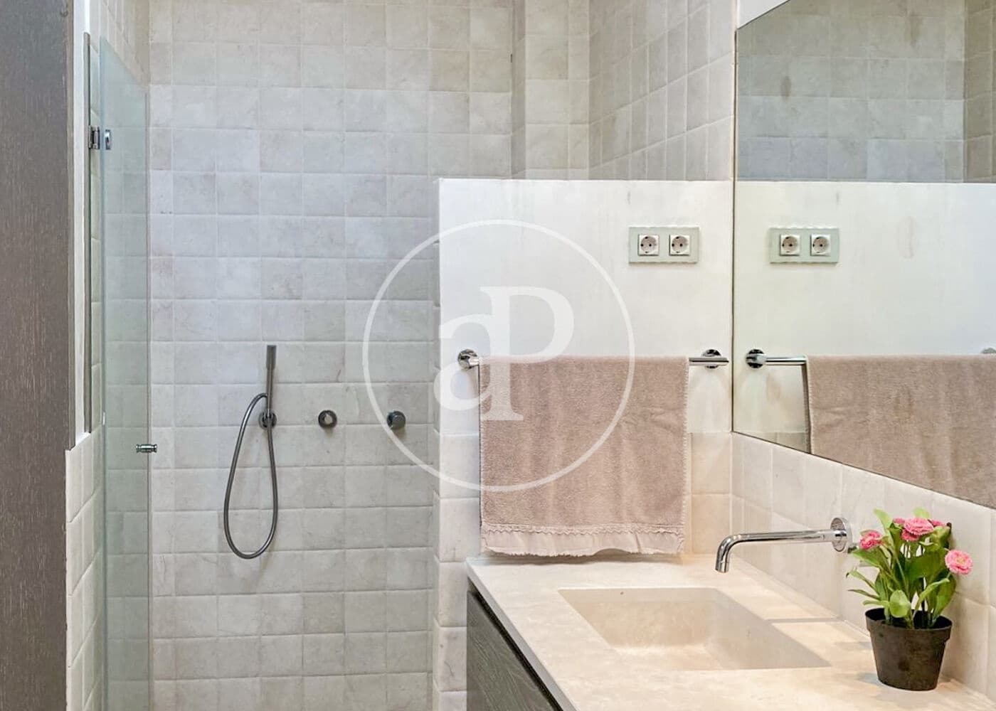 5 camera da letto Villa da affittare in Madrid citta con piscina - 6.900 € (Rif: 8999641)