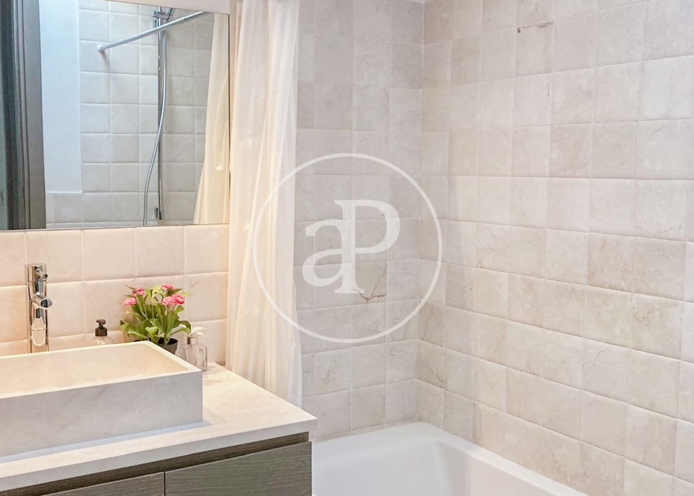 5 camera da letto Villa da affittare in Madrid citta con piscina - 6.900 € (Rif: 8999641)