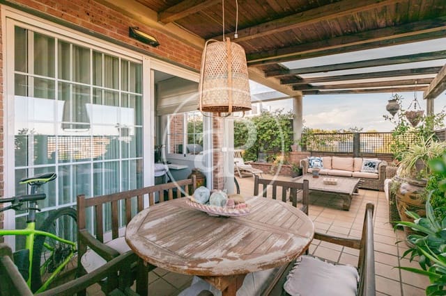 3 bedroom Penthouse for sale in San Sebastián de los Reyes with pool - € 1,100,000 (Ref: 8999642)