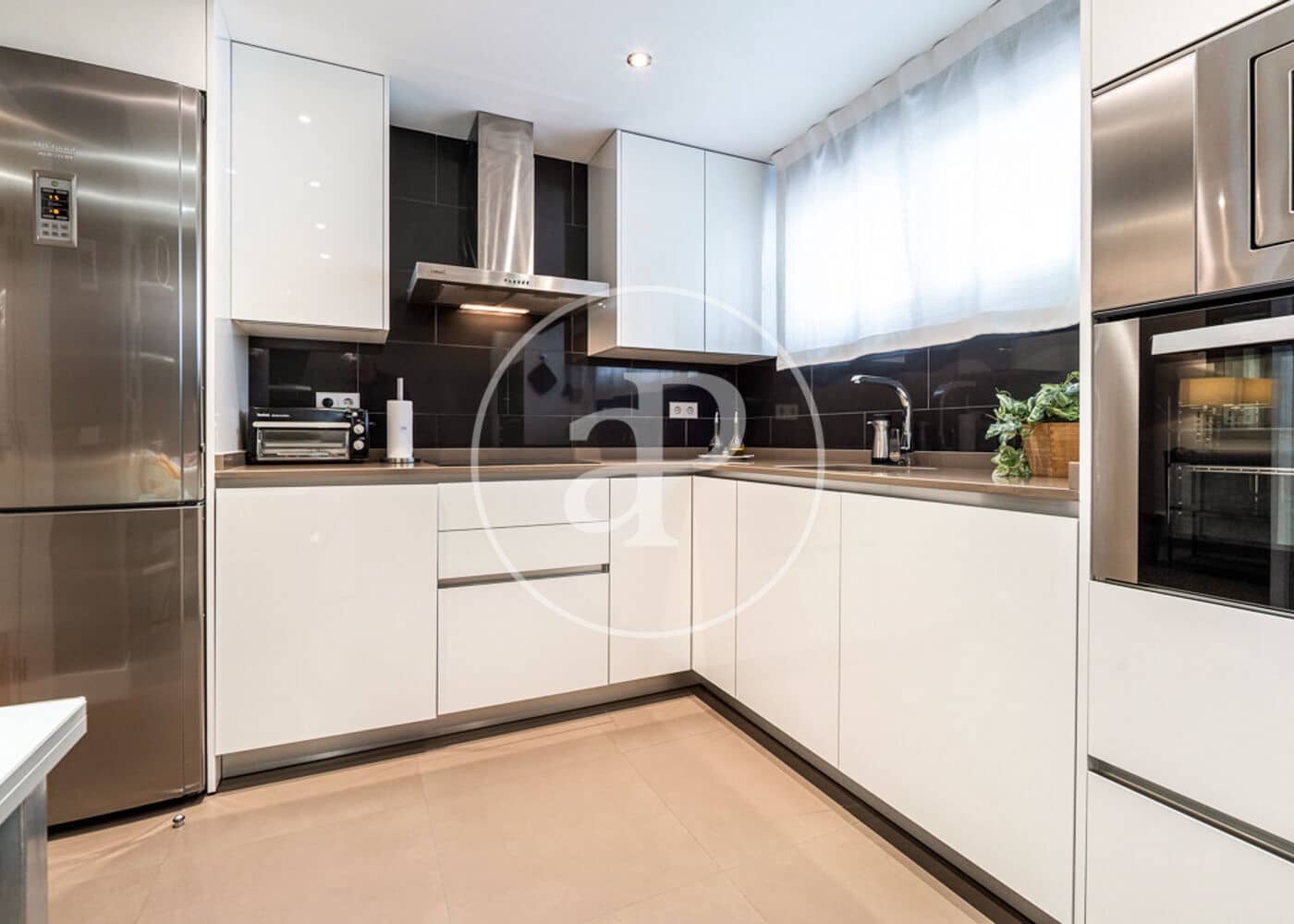 2 soveværelse Lejlighed til leje i Madrid by - € 5.900 (Ref: 8999643)