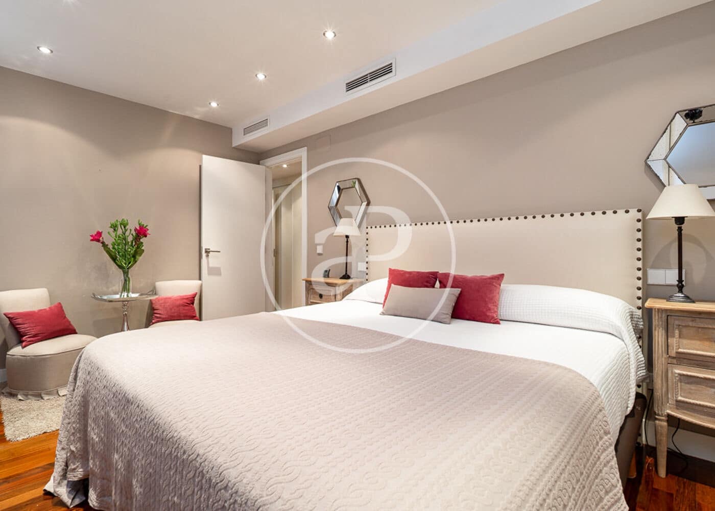 2 soveværelse Lejlighed til leje i Madrid by - € 5.900 (Ref: 8999643)