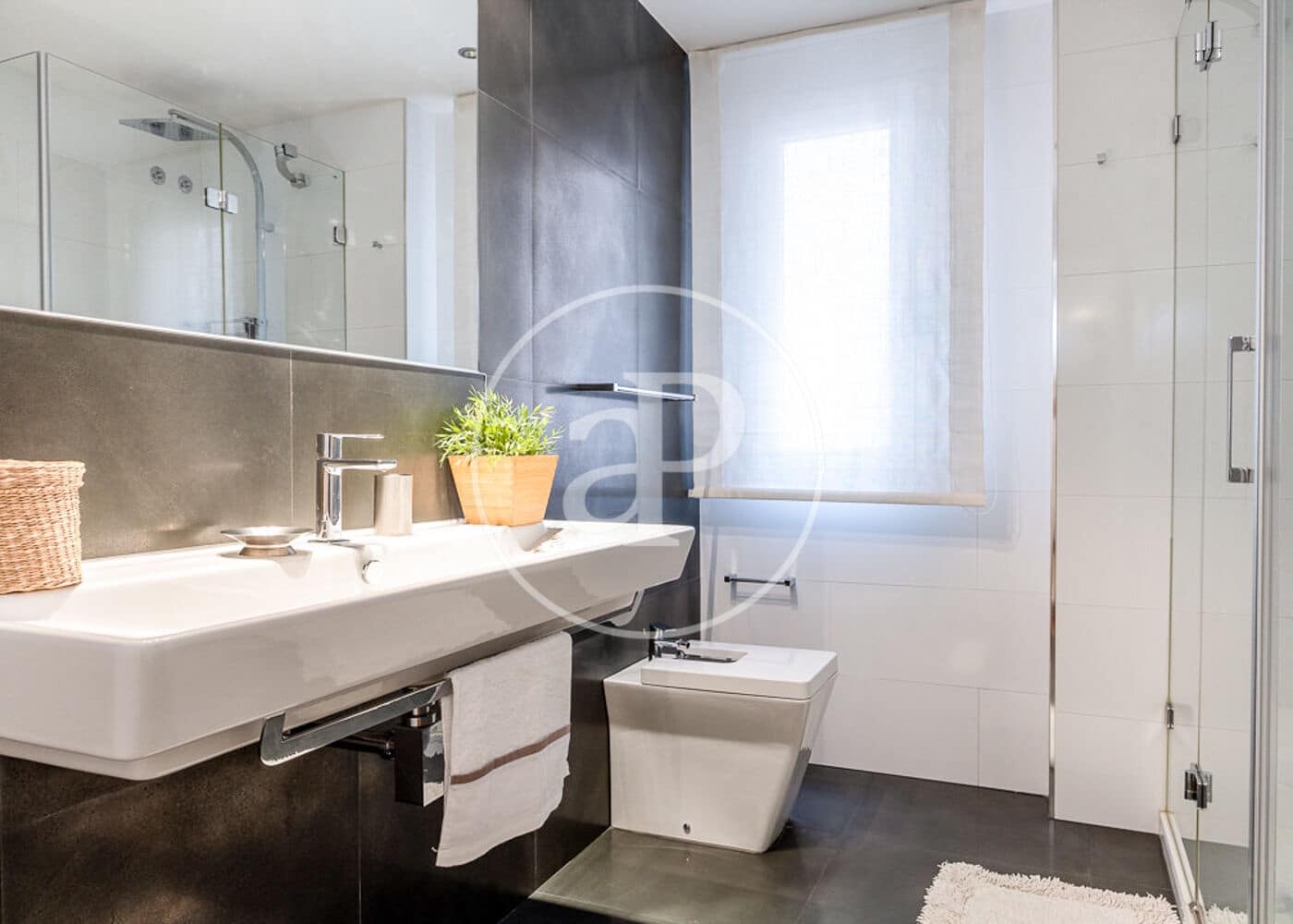 2 soveværelse Lejlighed til leje i Madrid by - € 5.900 (Ref: 8999643)