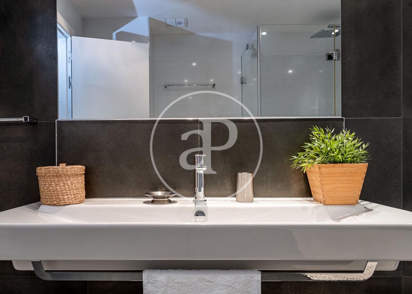 2 soveværelse Lejlighed til leje i Madrid by - € 5.900 (Ref: 8999643)