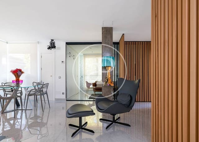 3 soveværelse Lejlighed til leje i Ciudad Jardín, Madrid by - € 6.500 (Ref: 8999645)