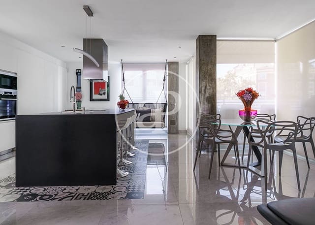 3 soveværelse Lejlighed til leje i Ciudad Jardín, Madrid by - € 6.500 (Ref: 8999645)