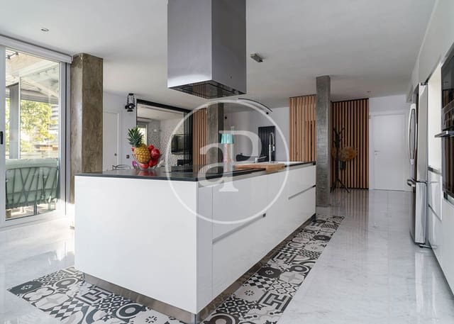 3 soveværelse Lejlighed til leje i Ciudad Jardín, Madrid by - € 6.500 (Ref: 8999645)