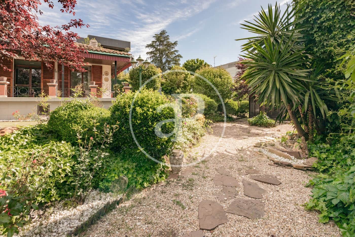 4 bedroom Villa for rent in Madrid city with pool - € 6,900 (Ref: 9001793)