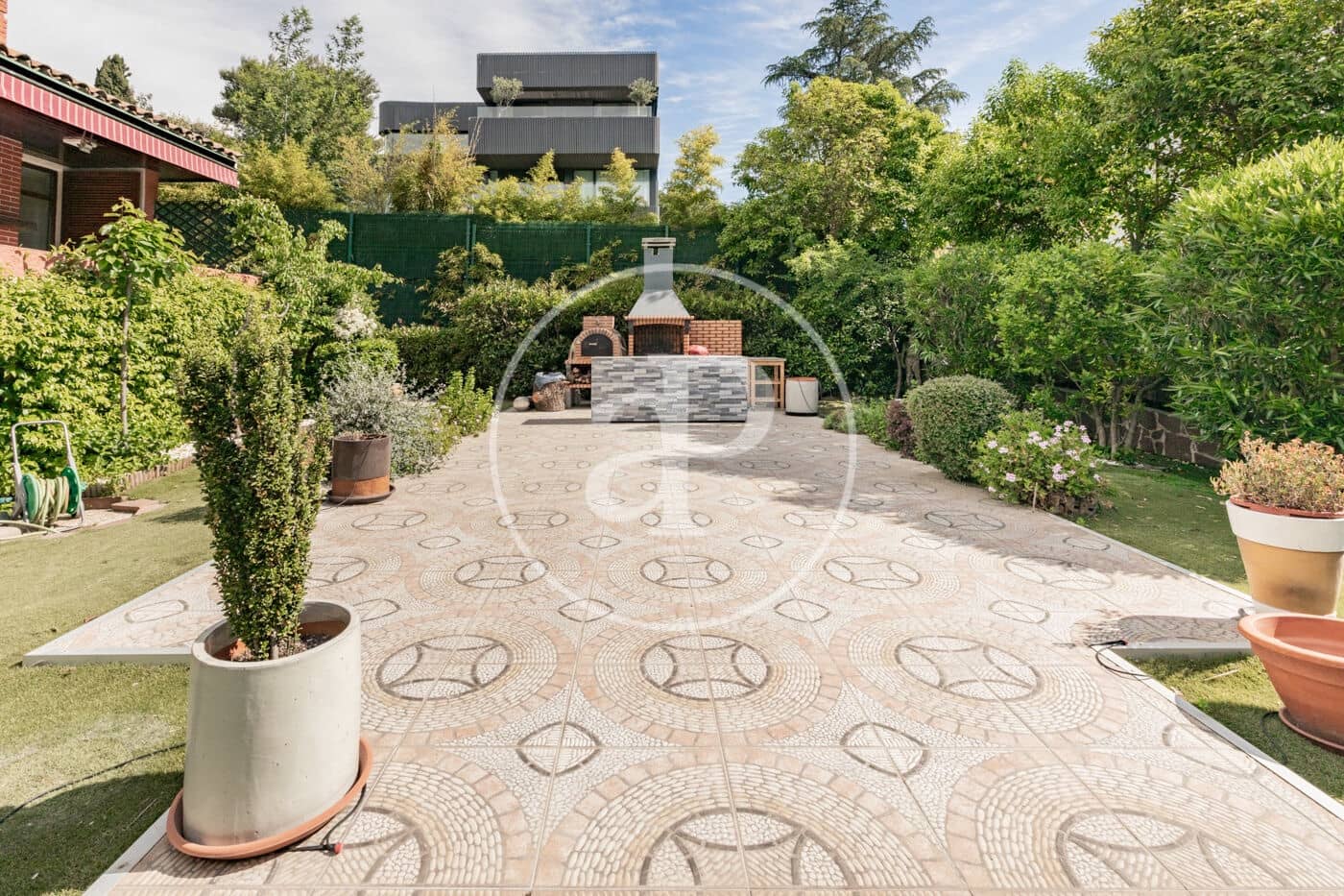 4 bedroom Villa for rent in Madrid city with pool - € 6,900 (Ref: 9001793)