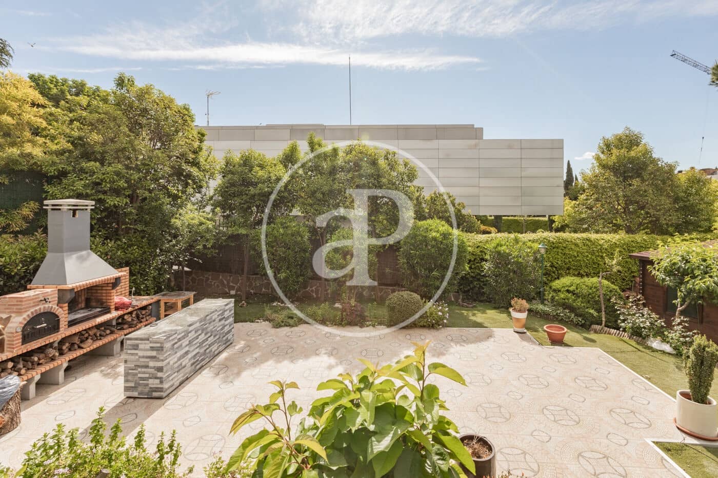 4 bedroom Villa for rent in Madrid city with pool - € 6,900 (Ref: 9001793)